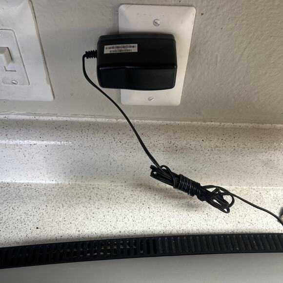 Bose AV18 Lifestyle 18 Media Center CD/DVD/MP3 Player w/ AC Adapter - Picture 4 of 5